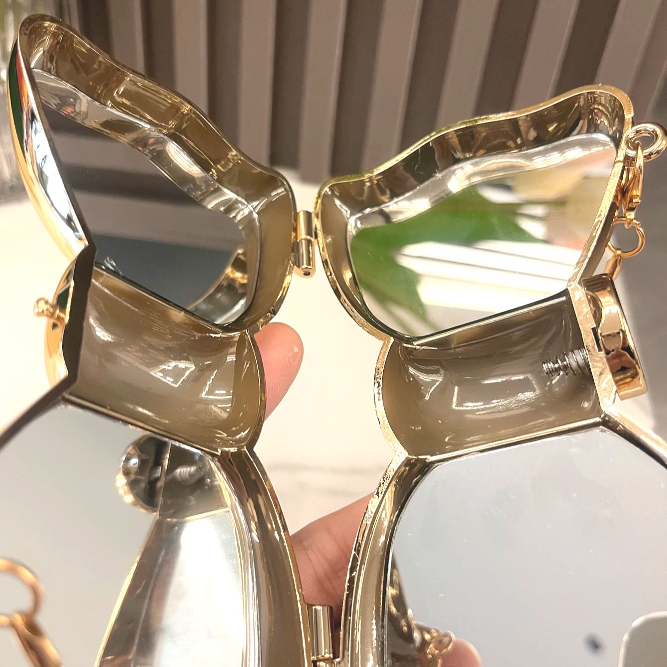 Golden Evening bag  Purses and - Wedding Vendor recension och pris