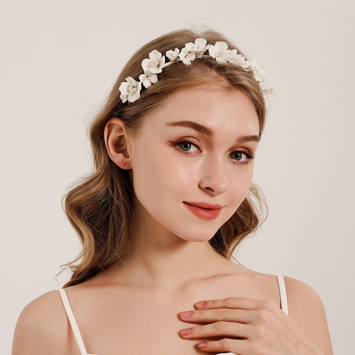 Efily Bride White Flower Hair  - Wedding Supply Store recension och pris