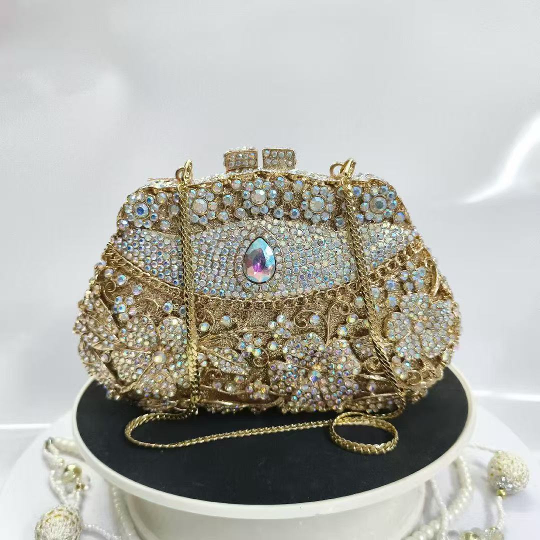 Gold Metal Flower Diamond Even - Wedding Vendor recension och pris
