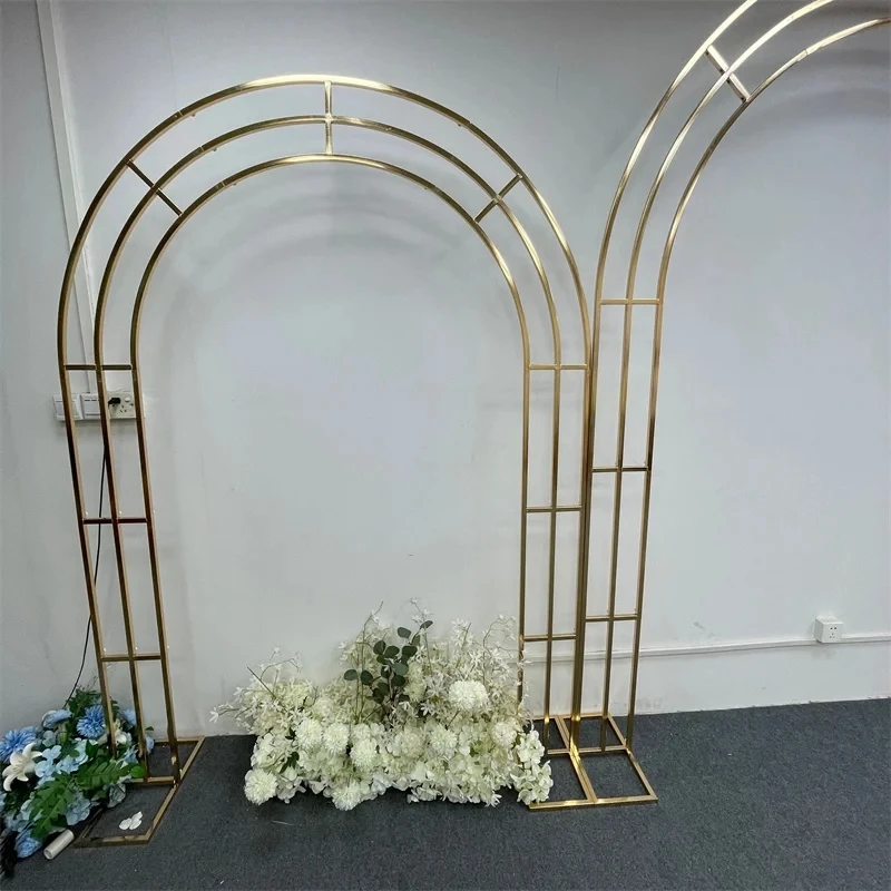Metallic Gold Wedding Arch Sta - The Wedding Supply Store recension och pris